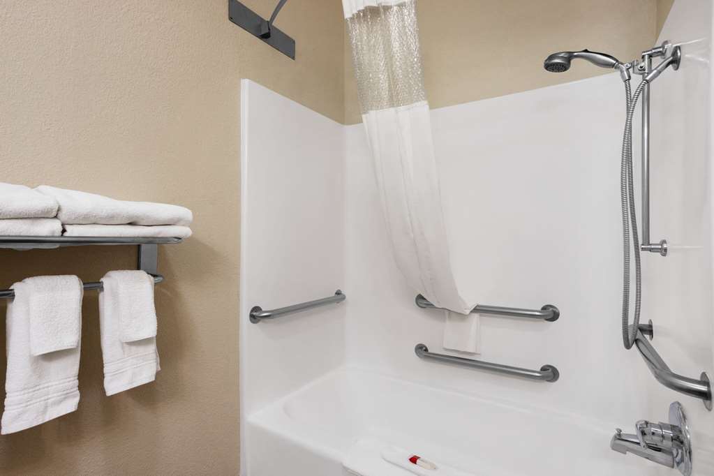 Ramada by Wyndham Elizabethtown - photo 12
