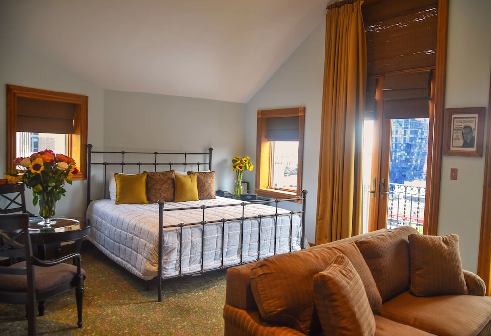Blue Moon Boutique Hotel - photo 10