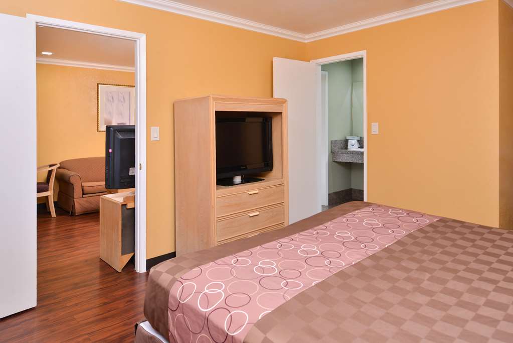 Americas Best Value Inn & Suites Clearlake Wine Country - photo 16