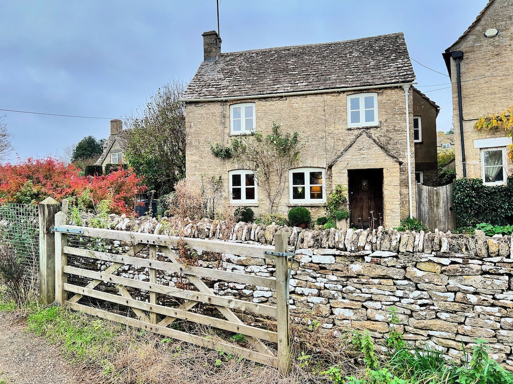 Meadow View Cottage — 4-Star Luxury Hotel in Cheltenham, United Kingdom