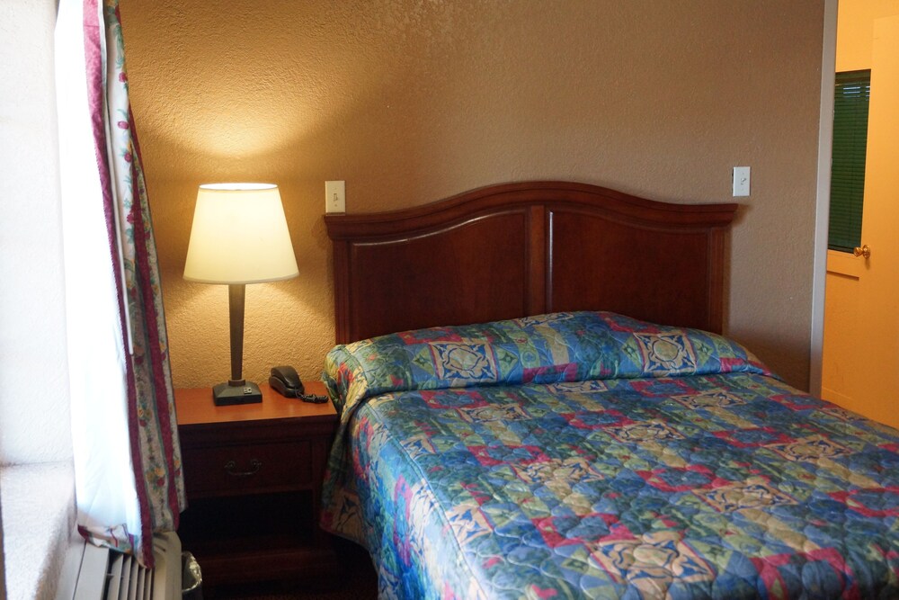 White Mountain Motel - photo 35