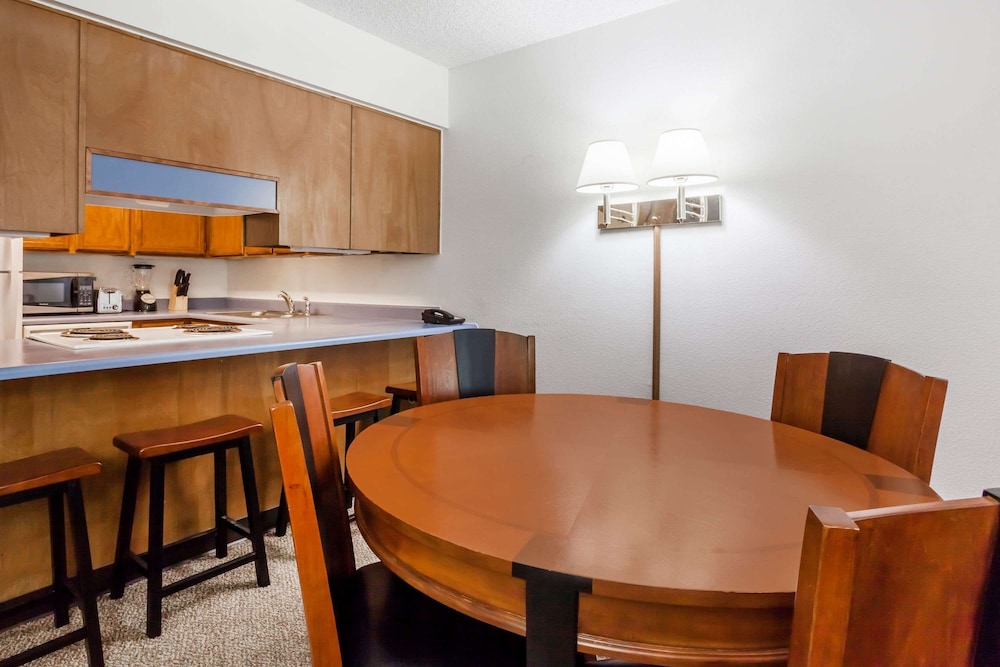 Days Inn by Wyndham Sandpoint - photo 20