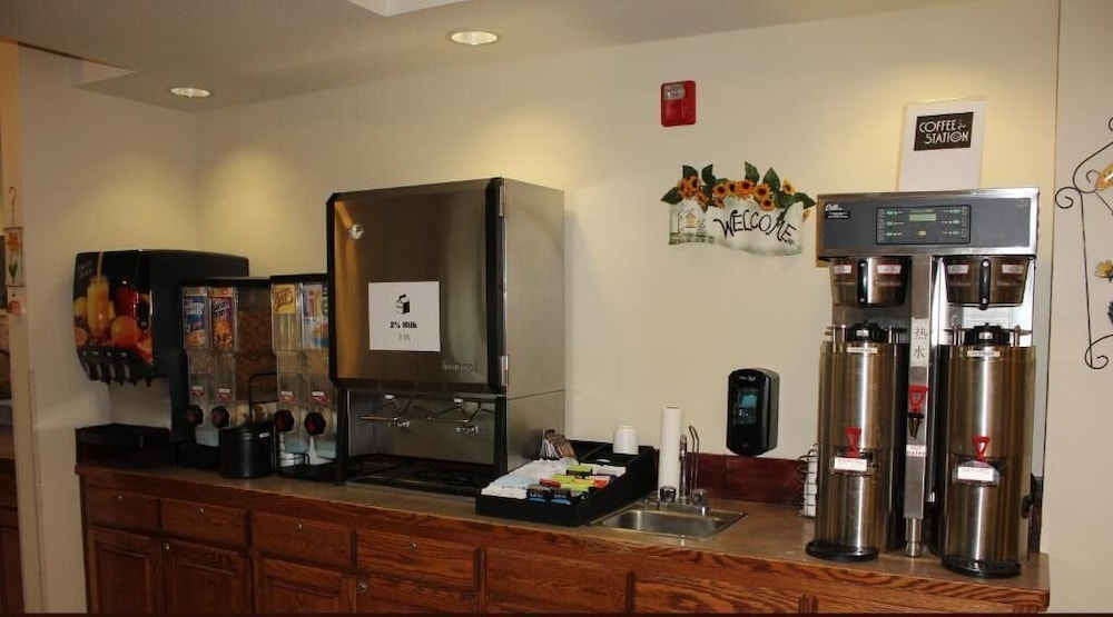 Yellowstone Lodge - photo 21