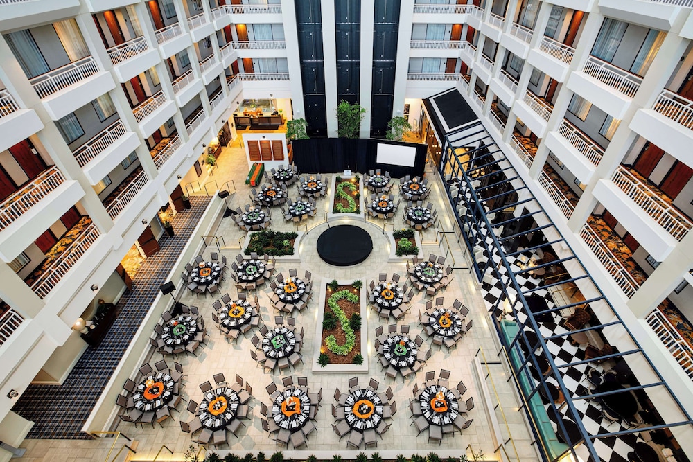 Embassy Suites by Hilton Atlanta Buckhead - photo 4