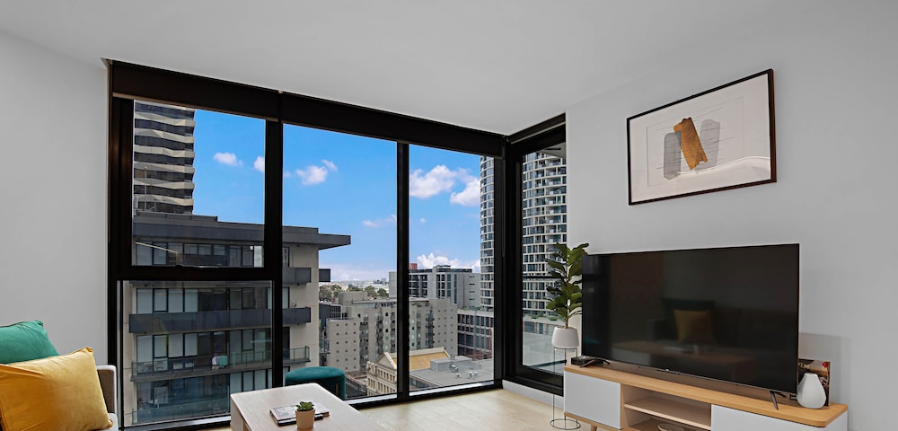 Lumina Stays Lighthouse — 4-Star Luxury Hotel in Melbourne, Australia