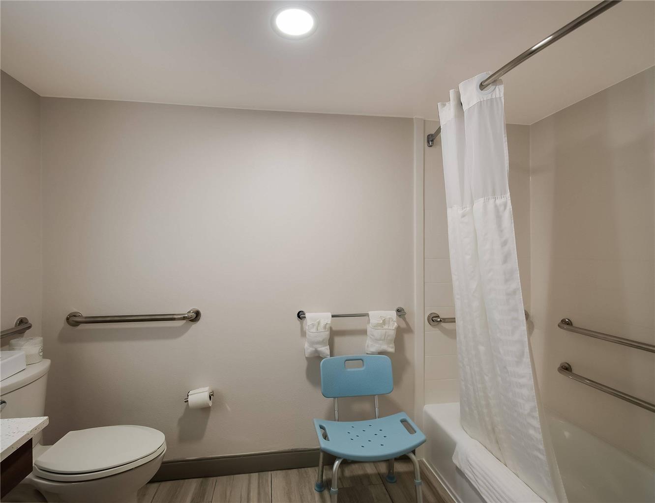 Comfort Inn Falls Church Tysons Corner - photo 10