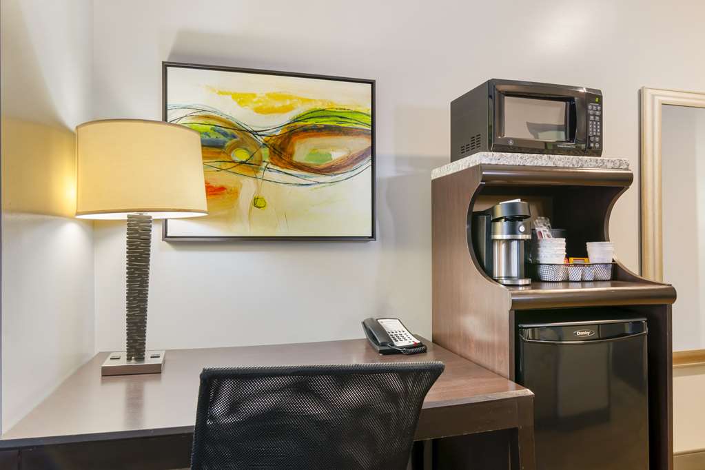 Best Western Plus Olathe Hotel - photo 10