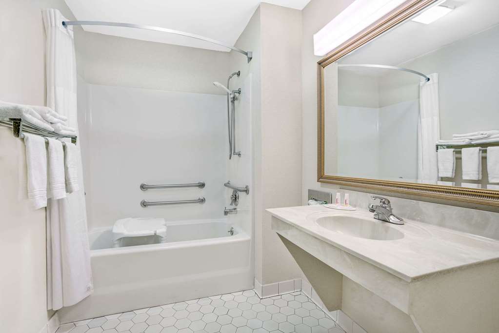Days Inn by Wyndham Macon I 475 - photo 14
