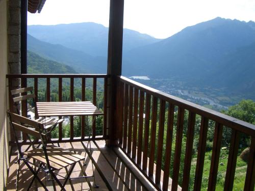 Apartamentos Ball Benas Prados de Velarta — 4-Star Luxury Hotel in Benasque, Spain