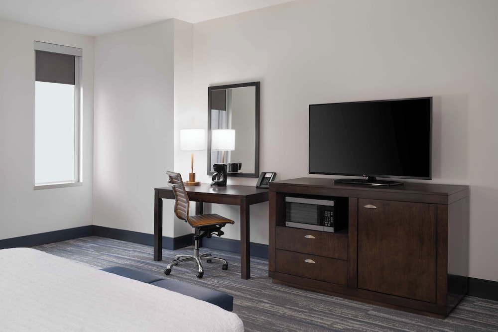 Hampton Inn & Suites Denver Downtown Convention Center - photo 14