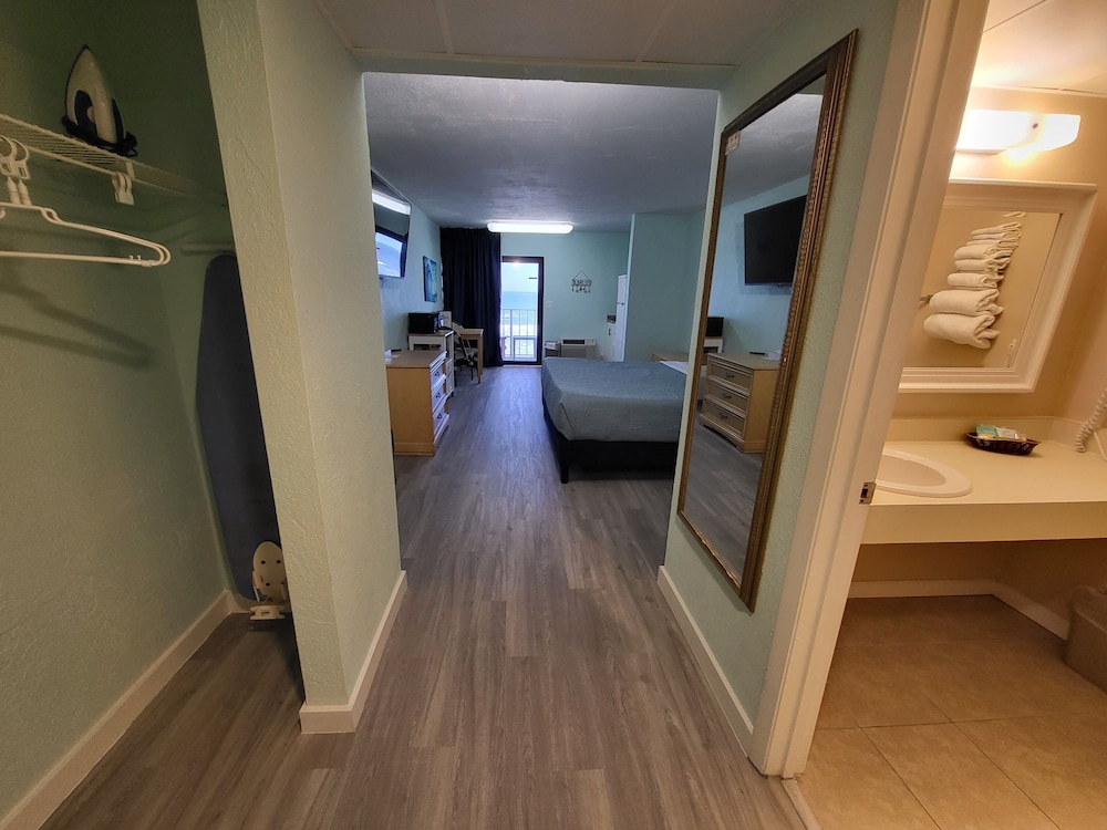 Beachside Hotel - photo 15
