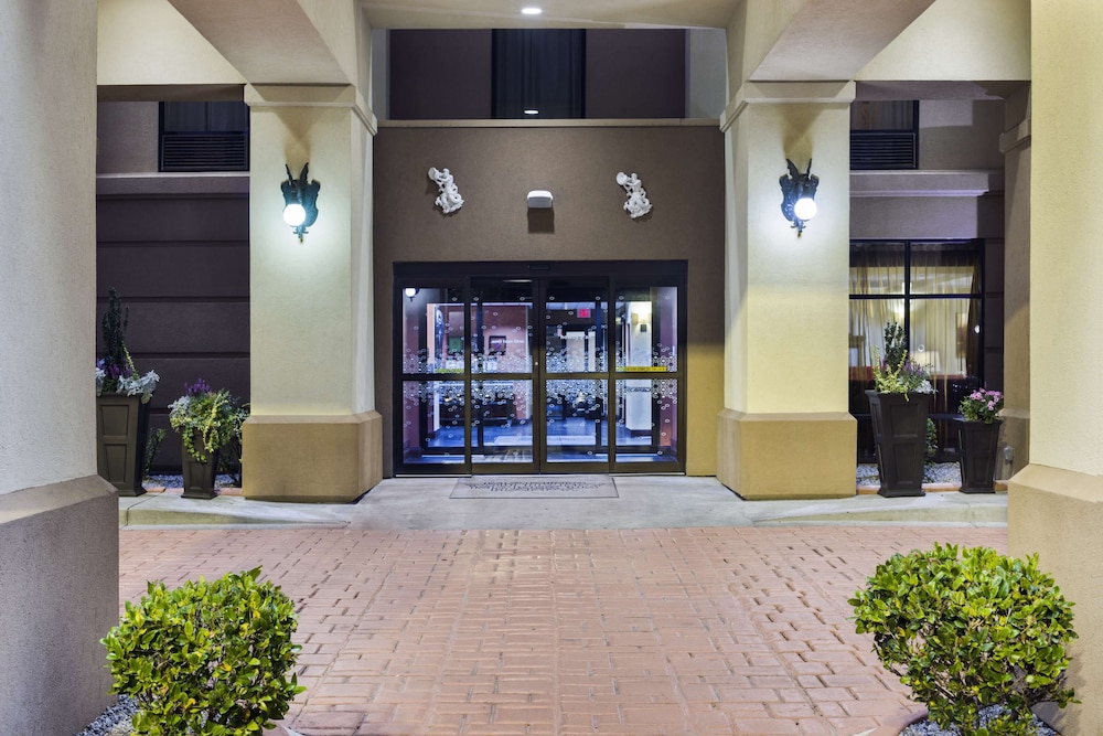 Hampton Inn Hinesville - photo 20
