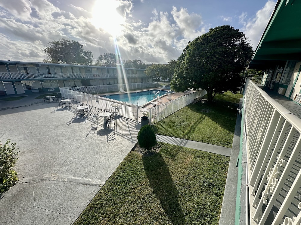 Boca Inn - photo 32