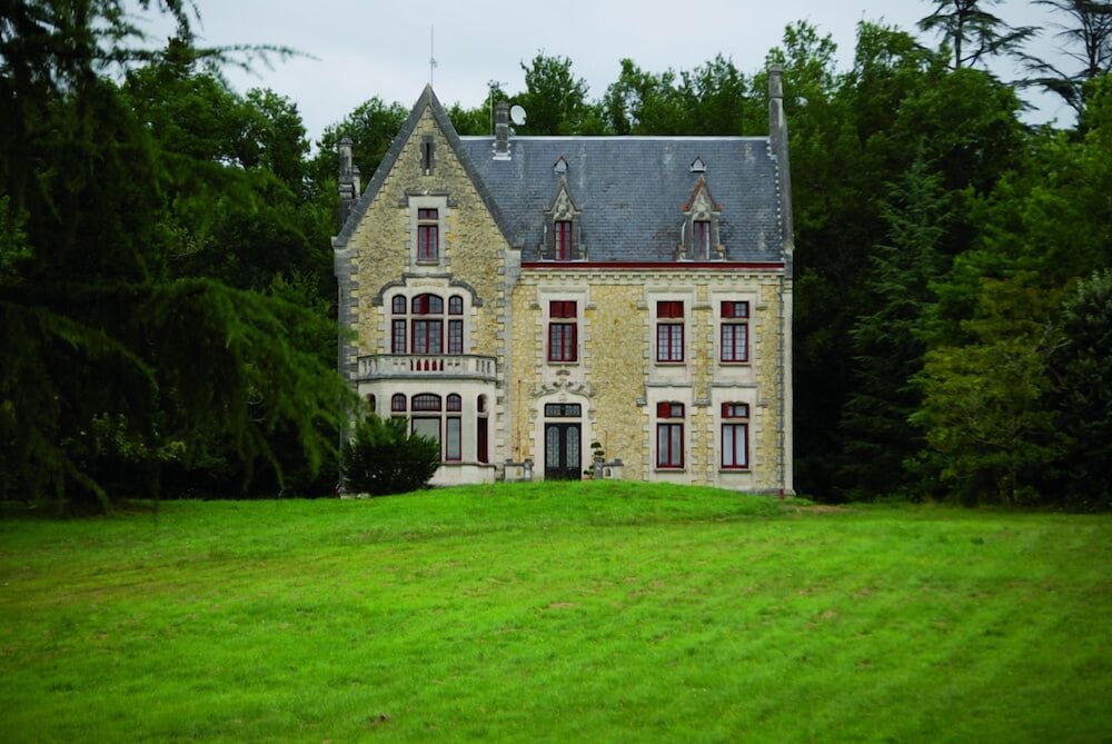 Château La Thuilière — 4-Star Luxury Hotel in Mussidan, France