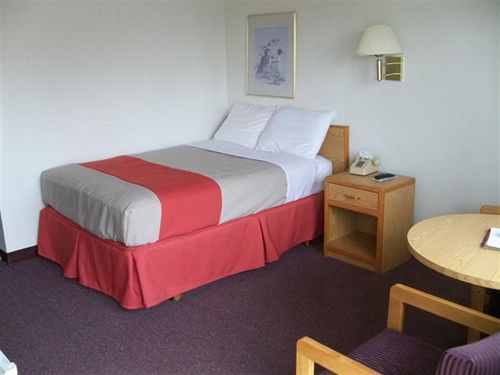 Capitol Inn & Suites - photo 25