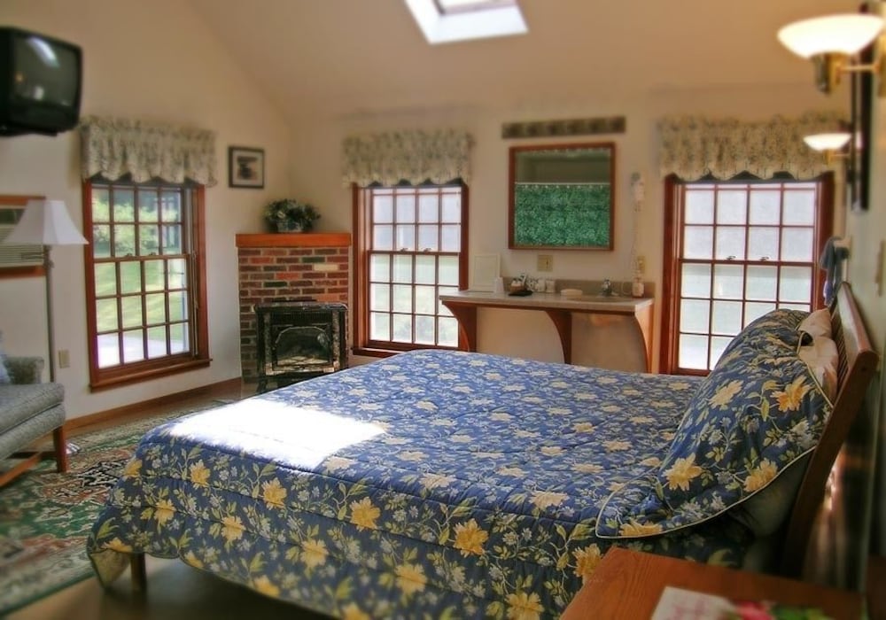 Breakfast on the Connecticut - photo 11