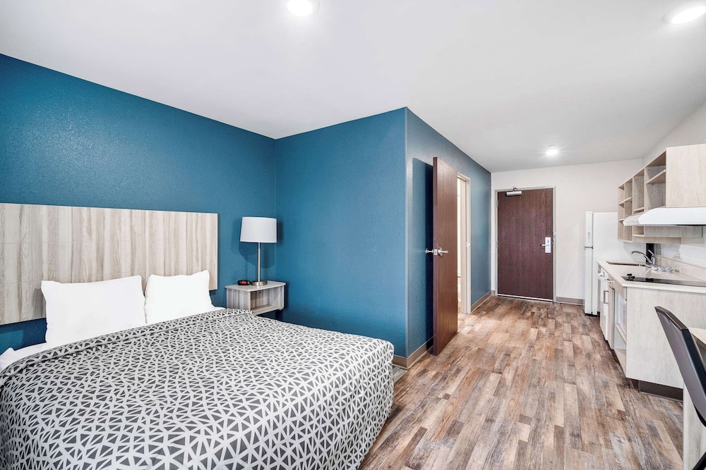 Woodspring Suites Fort Myers Cape Coral - photo 25