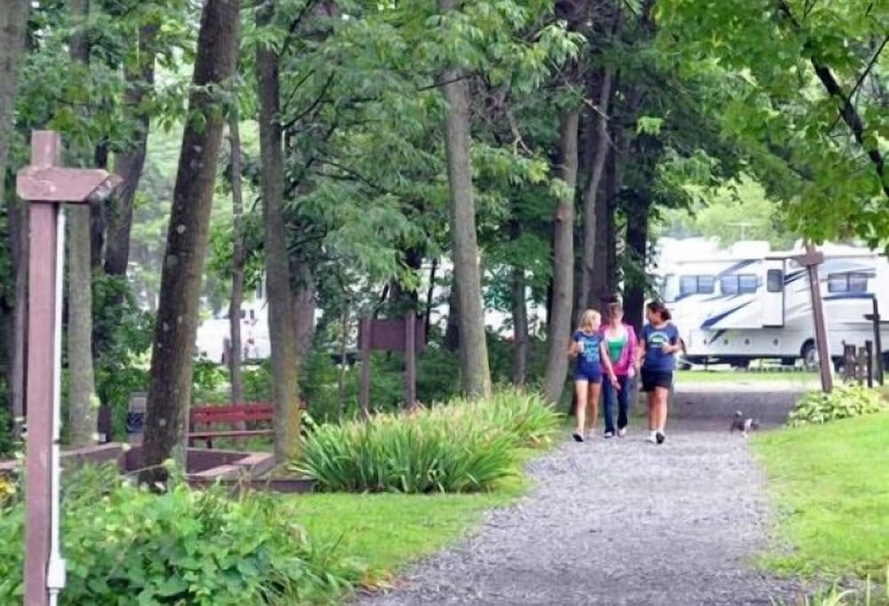 Hershey Camping Resort Park Model 6 - photo 16