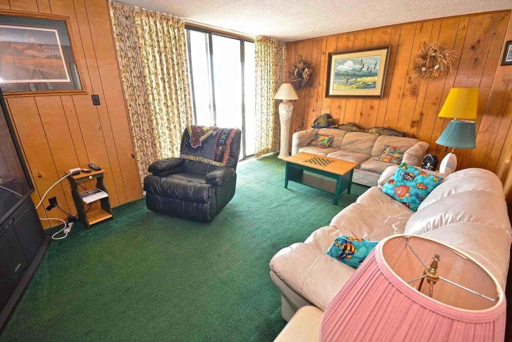 Ocean Front Sea Terrace 209 Heated Pool — 4-Star Luxury Hotel in Ocean City, United States