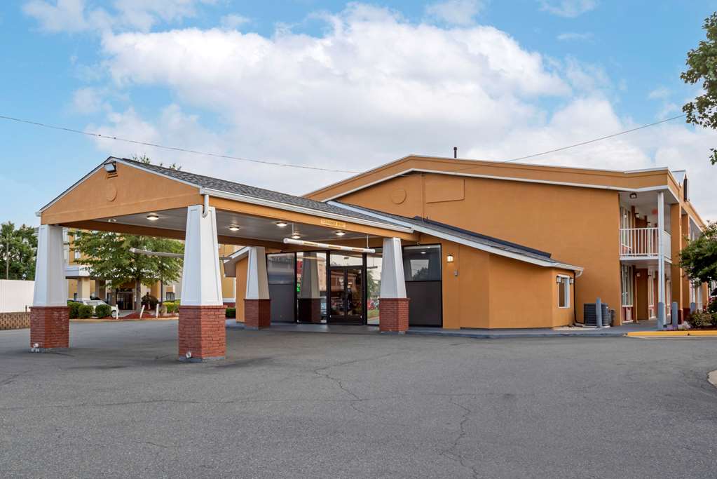 Quality Inn Fredericksburg near Historic Downtown - photo 2