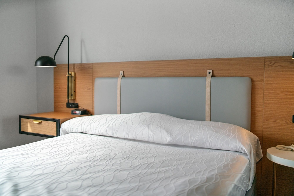 Garibaldi Inn at the Bay - photo 21