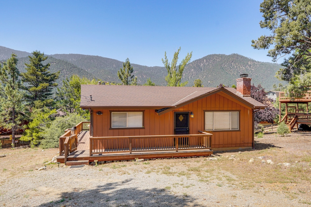 Mountain view Haven w Deck in Pine Mountain Club — hotel in Pine Mountain Club