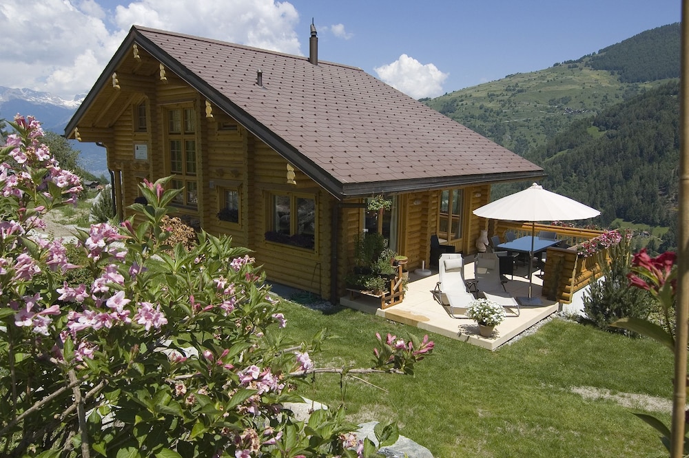 Alpine Comfort — 4-Star Luxury Hotel in Basse-Nendaz, Switzerland