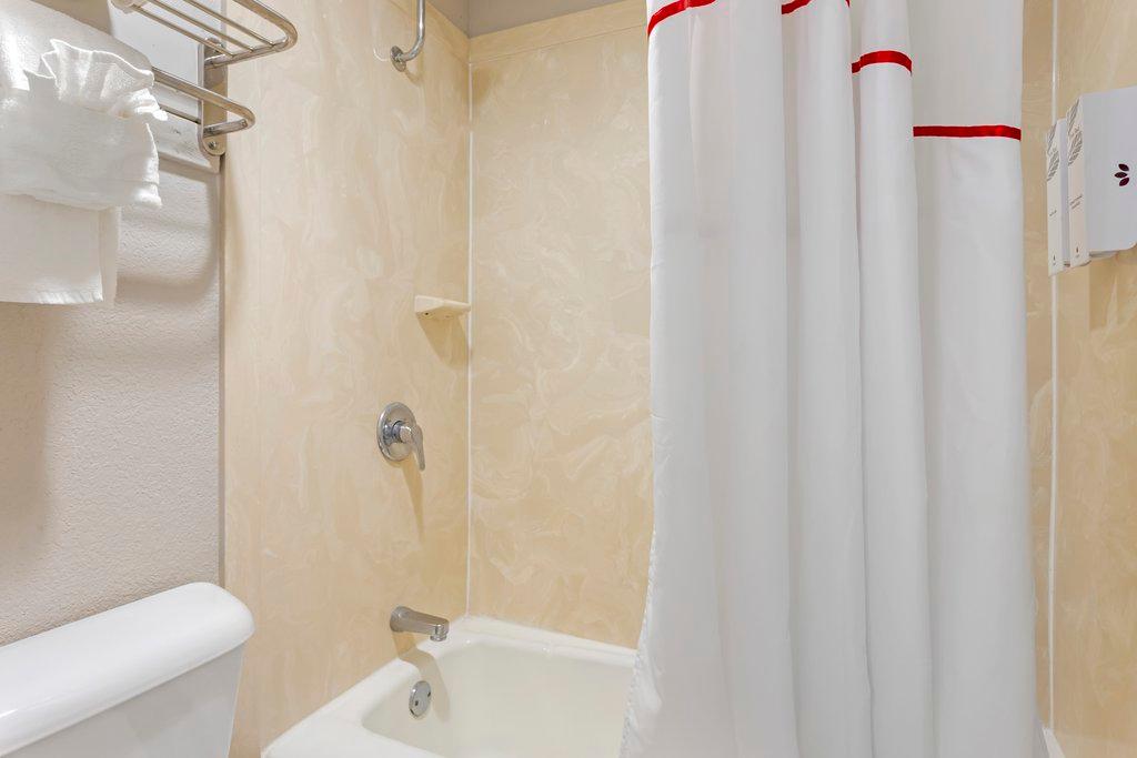 Red Roof Inn Hope - photo 11
