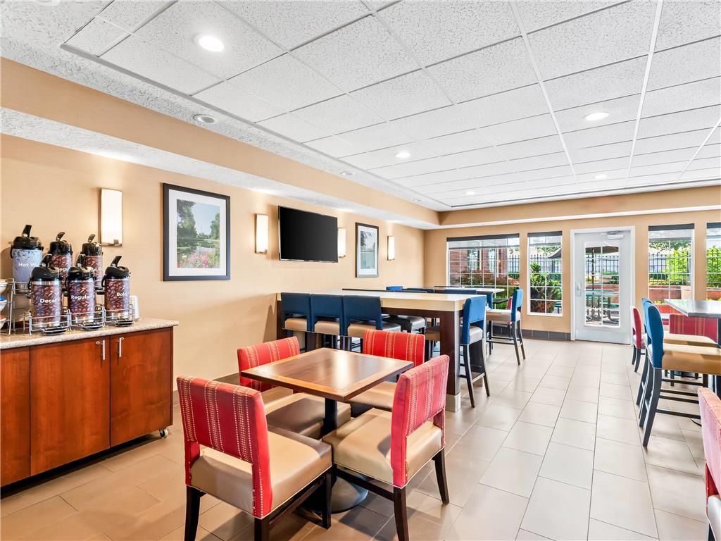 Comfort Suites Linn County - photo 52