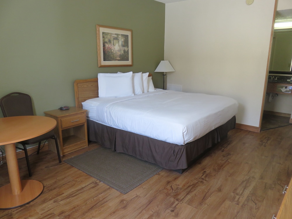 Baymont by Wyndham Fargo - photo 27