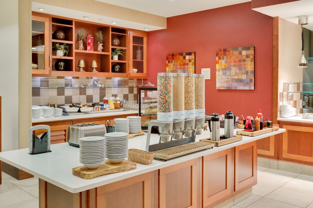 Hilton Garden Inn Milwaukee Airport - photo 39