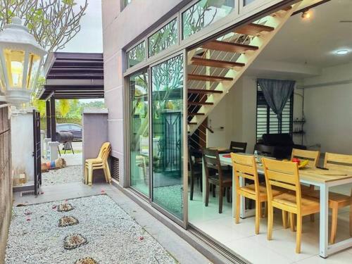 18 Home team family Gathering first choice — 5-Star Luxury Hotel in Skudai, Malaysia