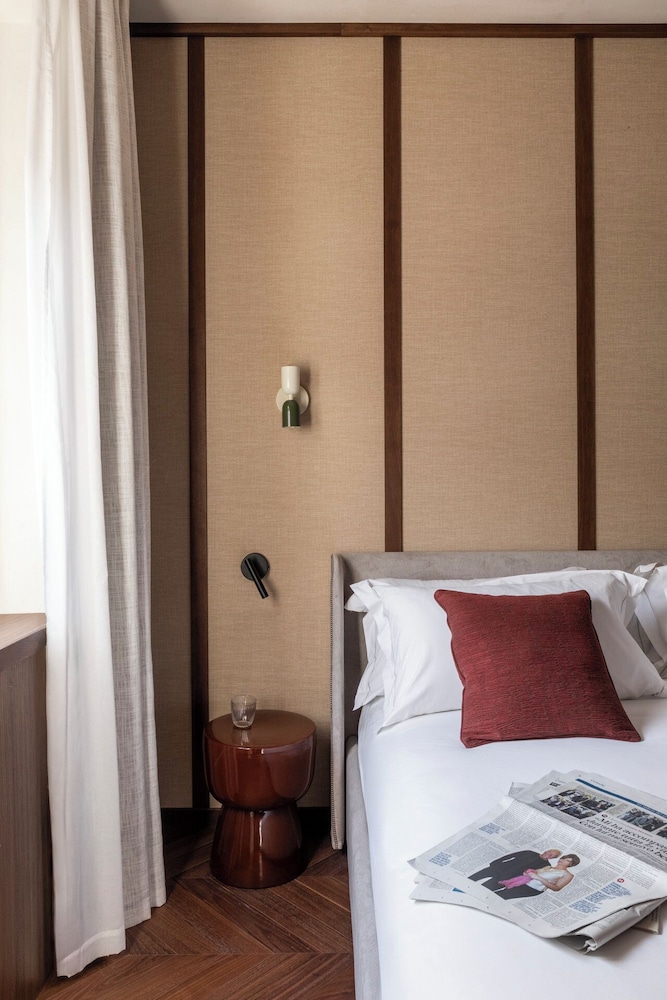 Naman Hotellerie Condotti - last minute hotel in Rome