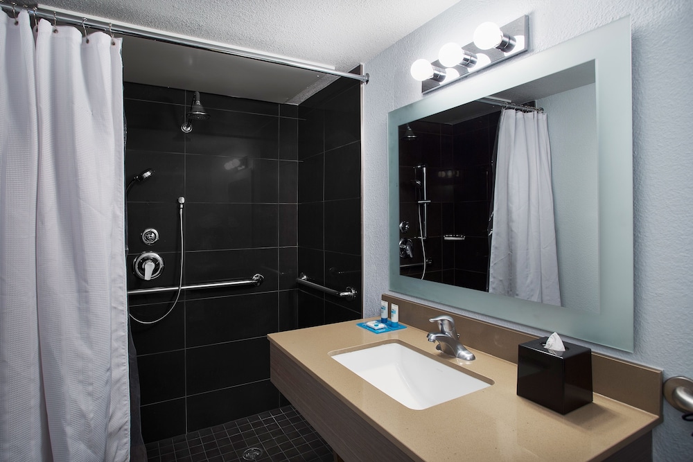 Hyatt House Austin Arboretum - photo 15