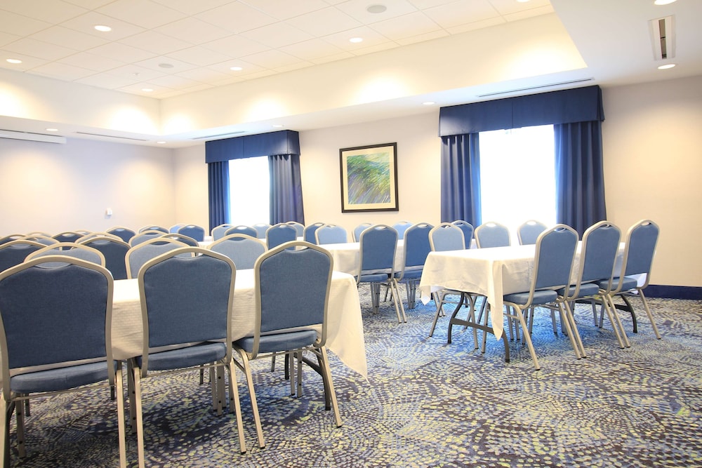 Hampton Inn West Plains - photo 32