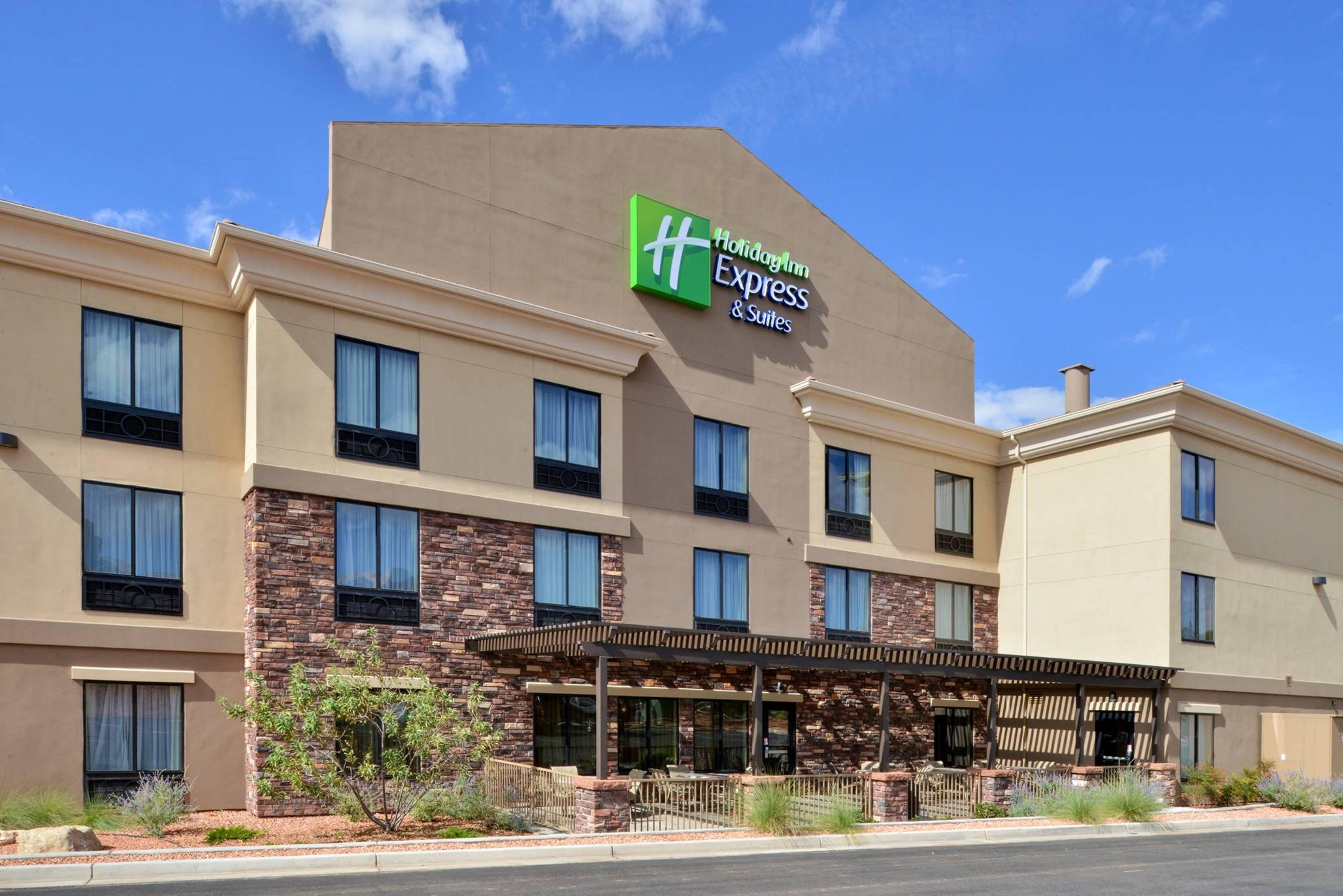 Holiday Inn Express & Suites Page Lake Powell Area
