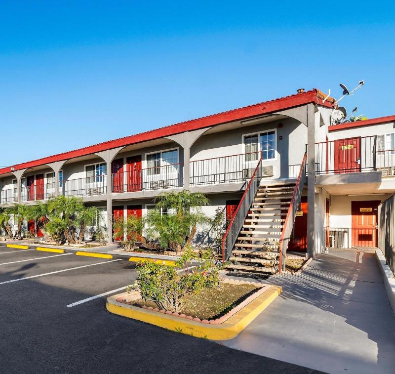Red Roof Inn Los Angeles Bellflower — hotel in Bellflower