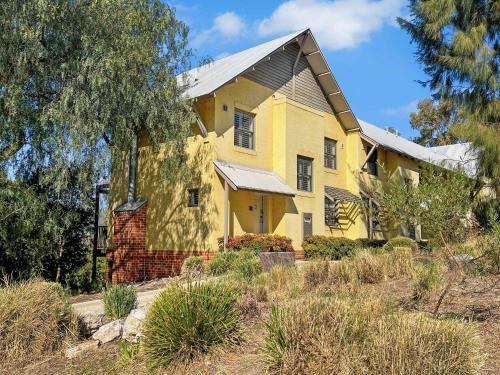 Villa AlaBet — 4-Star Luxury Hotel in Pokolbin, Australia