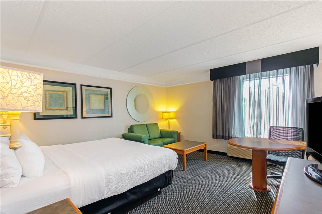 La Quinta Inn & Suites by Wyndham Orlando I Drive Conv Ctr - photo 20