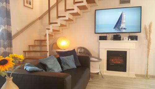 Family Surf 3 Floors of Fun 8 Min Walk To Beach in Balatonfenyves, Hungary