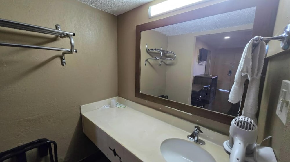 Diamond Inn Motel By OYO Jackson Hwy 80 I 20 - photo 15