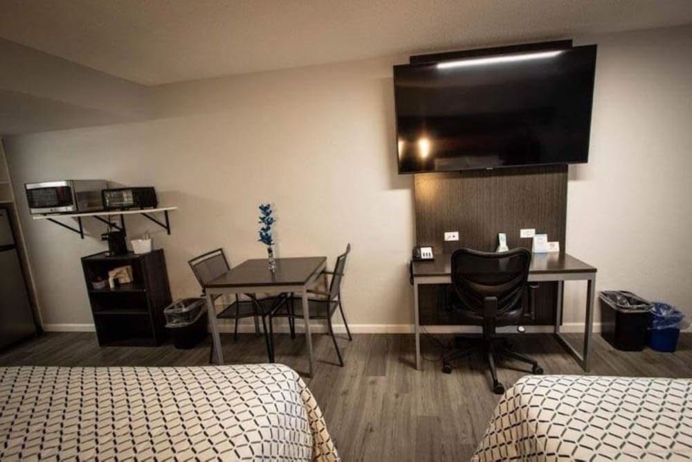 Envi Boutique Hotel Henderson Evansville South - photo 58