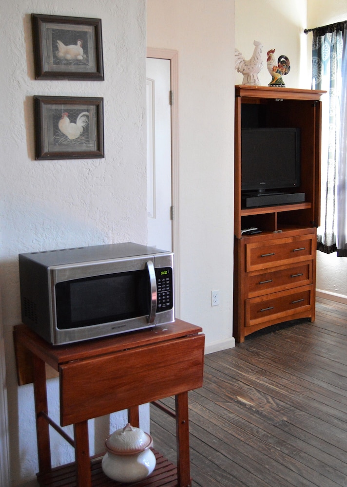 Holly Inn Suites - photo 15