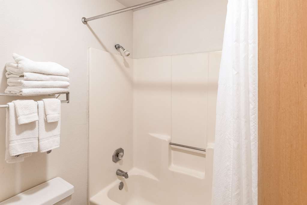 Econo Lodge Fredericksburg - photo 7