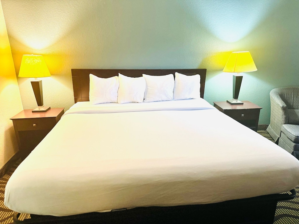 Baymont Inn & Suites by Wyndham Lincoln NE - photo 5