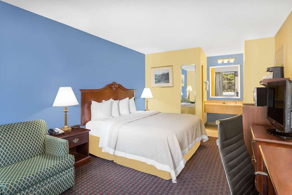 Days Inn by Wyndham Mocksville - photo 6