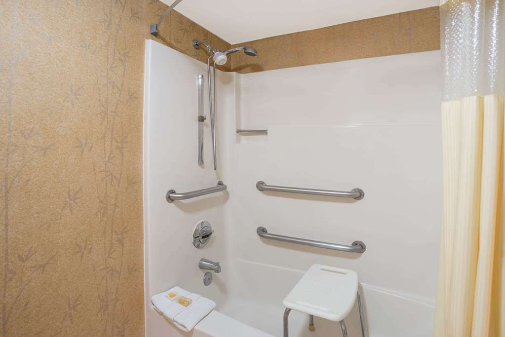 Days Inn by Wyndham Westminster - photo 13