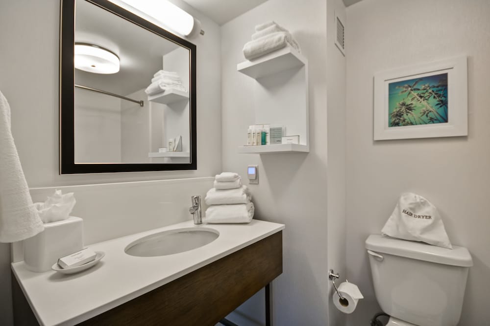 Hampton Inn & Suites Los Angeles Burbank Airport - photo 27