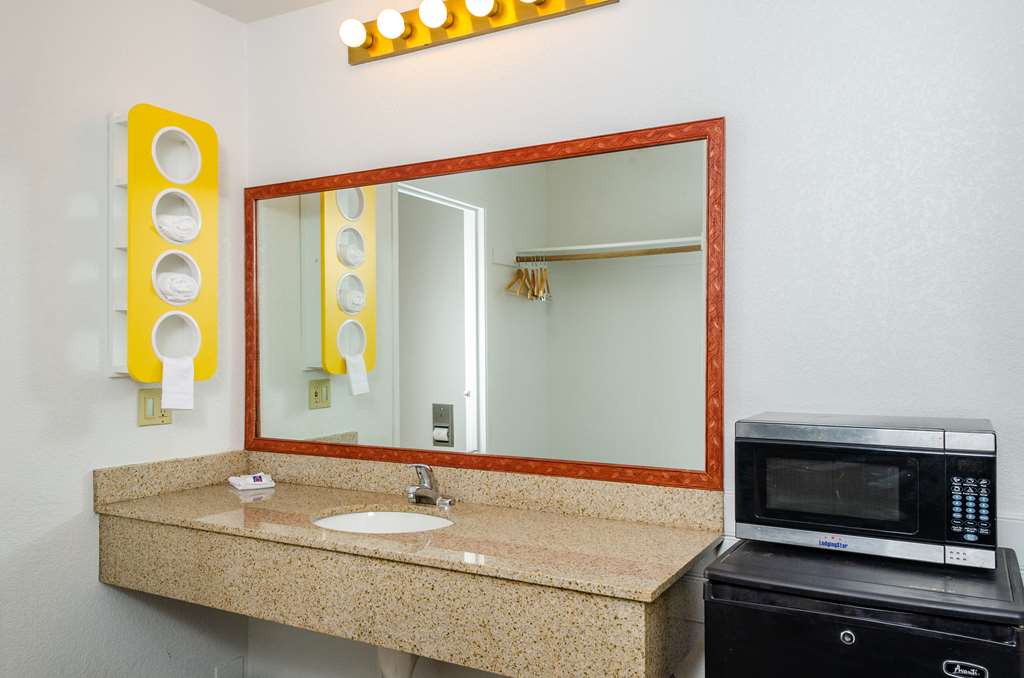 Motel 6 Oakdale CA - photo 22