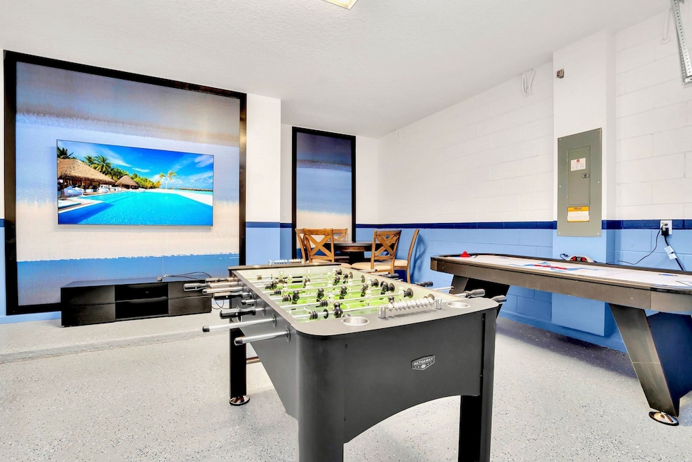 Upstay 19 guest Resort Home w Pool Hottub Disney - photo 3
